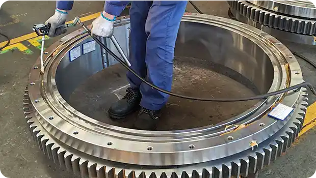 Slewing Bearing Lubrication And Sealing System
